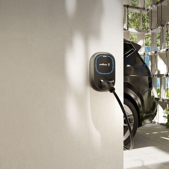 Wallbox Pulsar Plus Socket 22kW - T2 - Zwart - Ecowatts.be